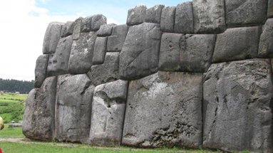 Les murs de Sacsayhuaman (Pérou)