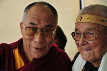William Commanda et le Dalï Lama